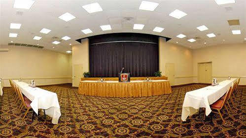 Clarion Hotel & Conference Center Springfield Exterior photo